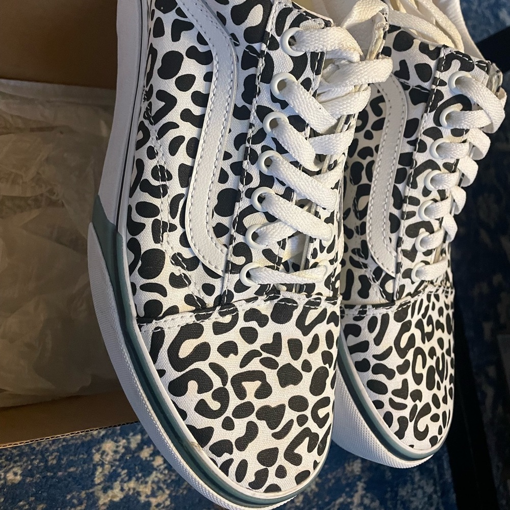 Old Skool Stacked Leopard UV